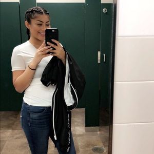 Meet your Posher, Anahi